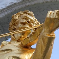 Estatua de Johann Strauss hijo. Viena